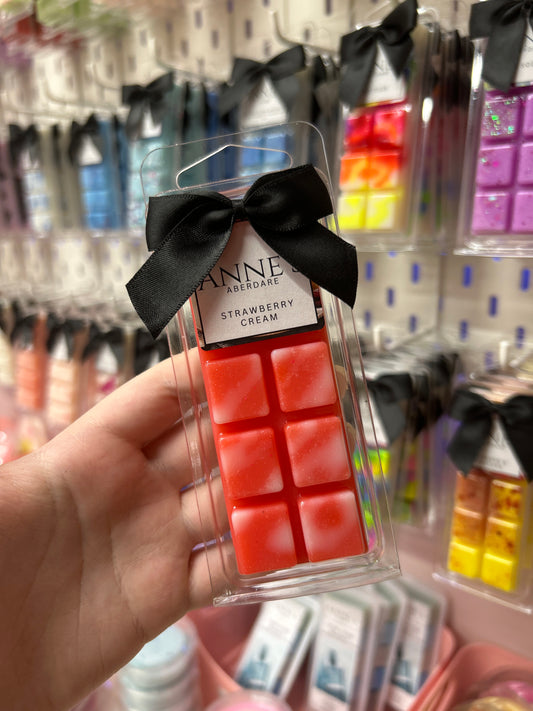 STRAWBERRY CREAM WAX SNAP BAR