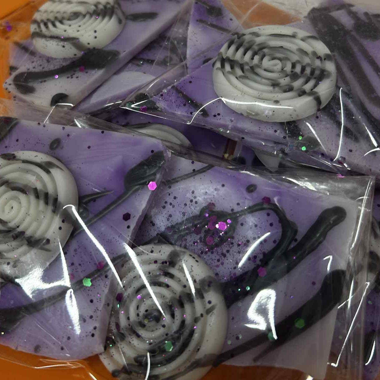 WAX MELT BRITTLE